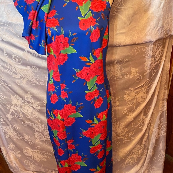 Dress - Picture 3 of 6